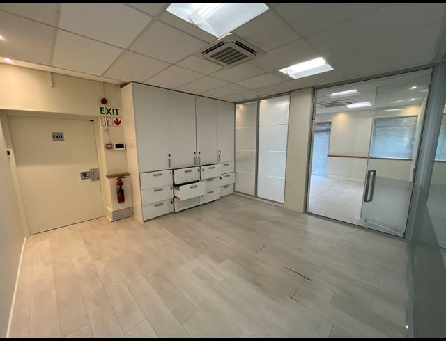 415.30M² OFFICE TO LET IN NEWLANDS